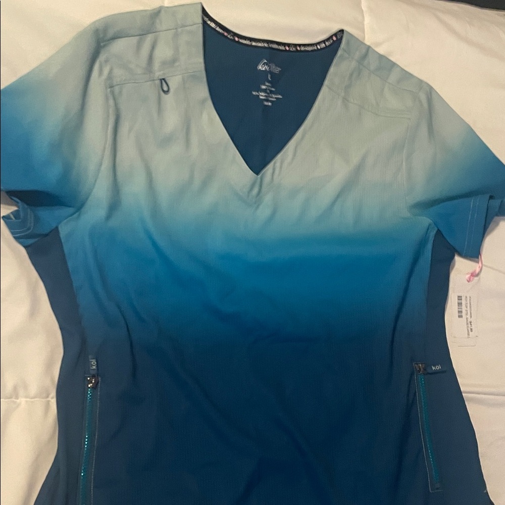 Koi lite Blue/Green Ombre scrub set NWT